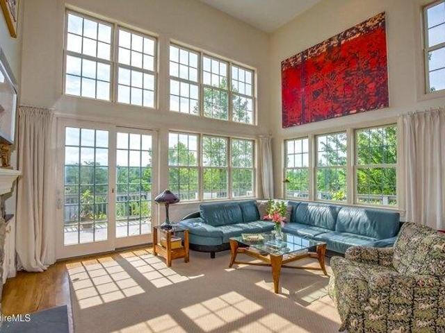 House for sale in Lenox House for sale in Lenox