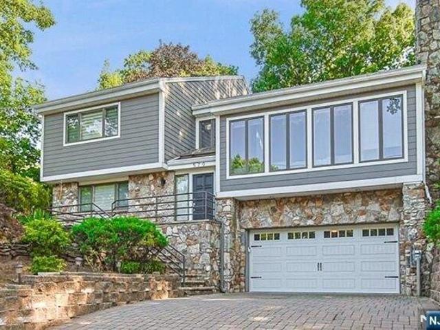 House for sale in Leonia, New Jersey