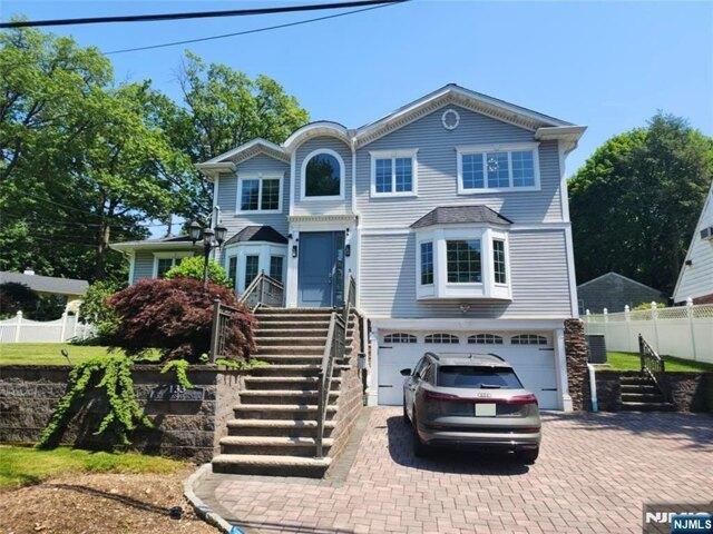 House for sale in Leonia, New Jersey