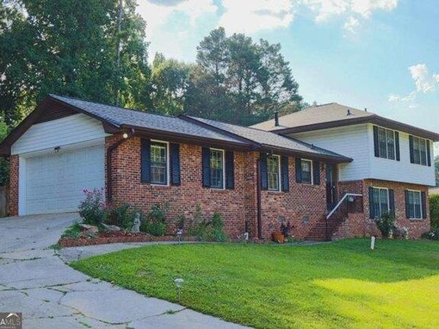 House for sale in Lilburn, Georgia