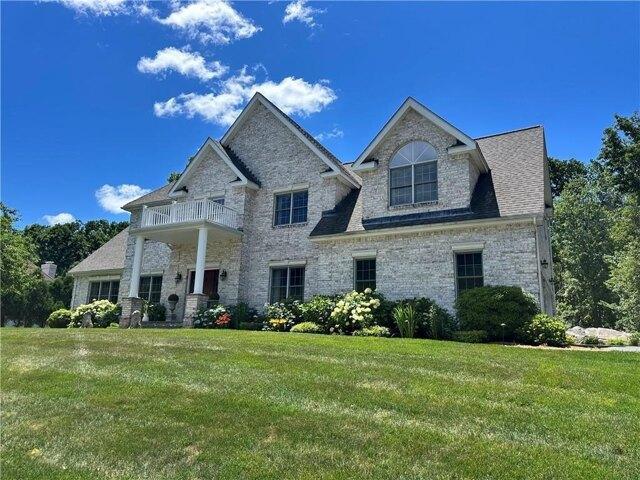 House for sale in Lincoln, Rhode Island