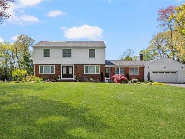 House for sale in Lincoln, Rhode Island