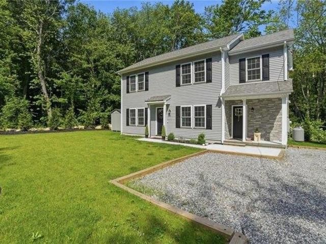 House for sale in Lincoln, Rhode Island