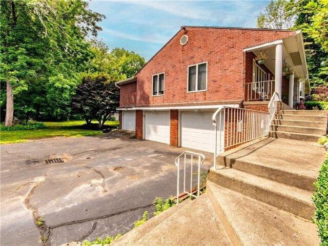 House for sale in Lincoln, Rhode Island