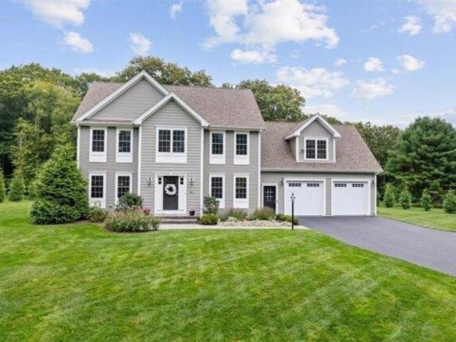 House for sale in Smithfield, Providence County