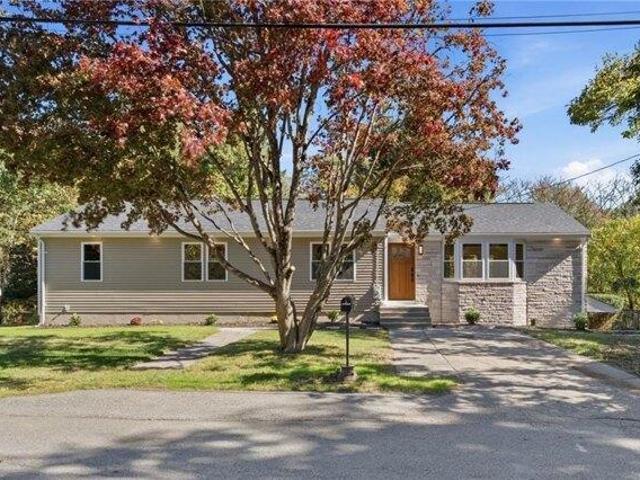 House for sale in Lincoln, Providence County