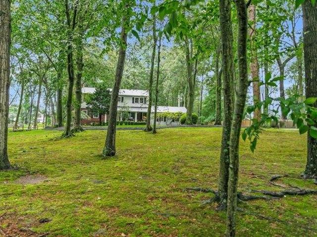 House for sale in Lincroft