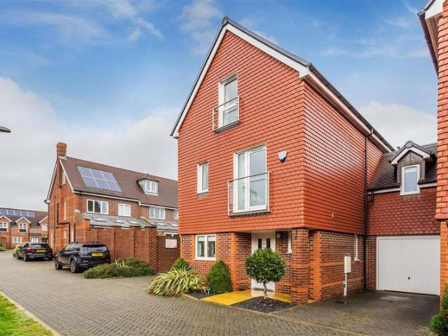 Farm for sale in Oxted, Hillview
