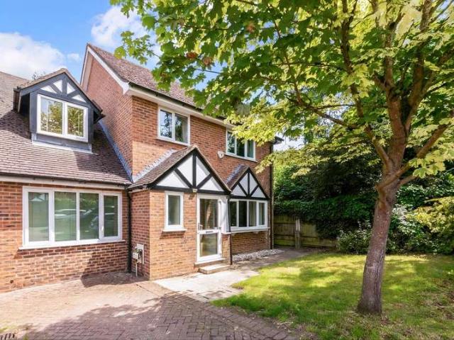 Farm for sale in Stoneleigh, Ewell