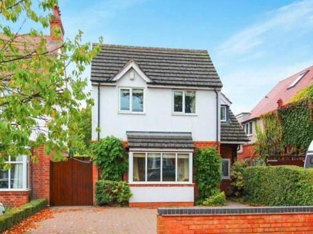 House for rent in Abbey End, Green Close