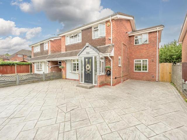 House for sale in Ettingshall Park, West Midlands