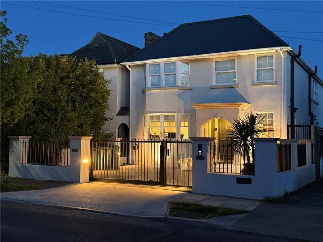 House for sale in Motspur Park, Greater London