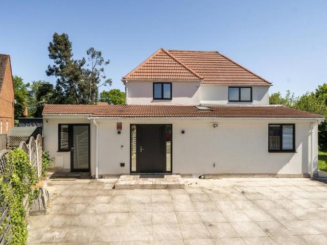 House for sale in Chalfont St. Peter, Denham
