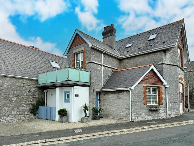 House for sale in Cattedown, Mount Wise