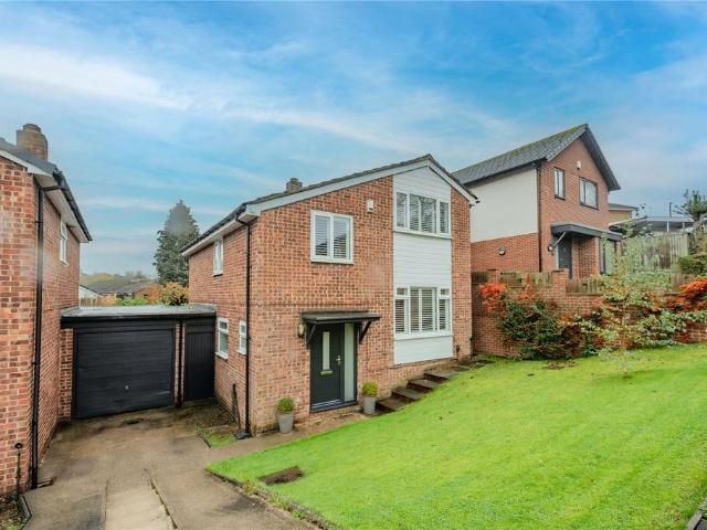 House for sale in Oakwood, West Yorkshire