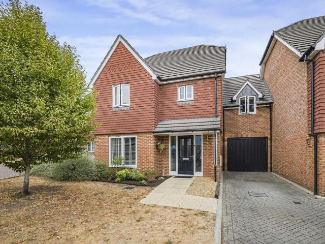 House for sale in The Butts, Kent