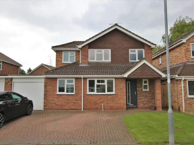 House for sale in Emmbrook, Wokingham