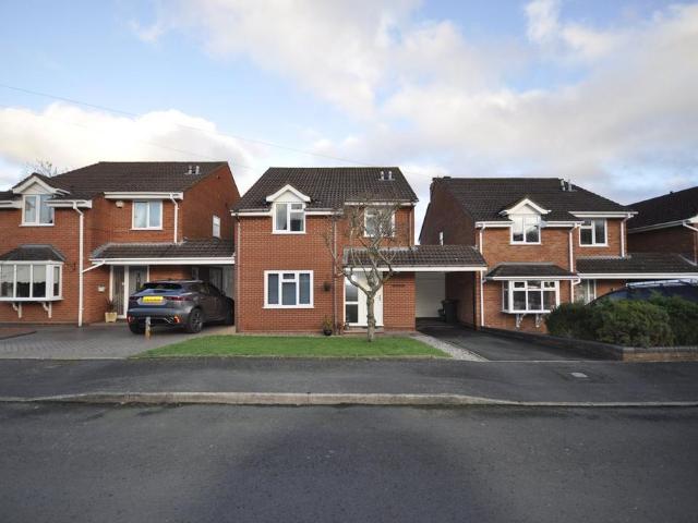 House for sale in Kingswinford, West Midlands
