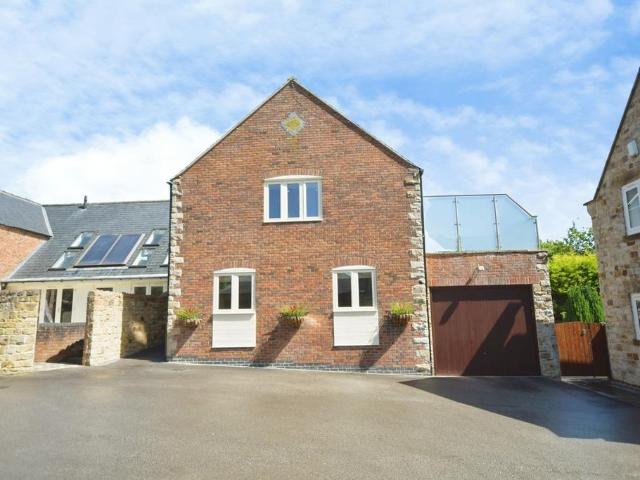 House for sale in Elmton, East Midlands