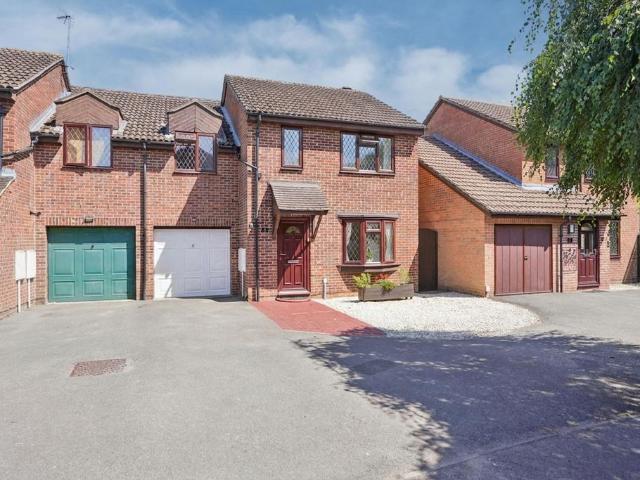 House for sale in Peachcroft, Vale of White Horse
