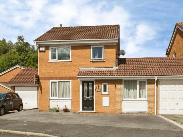 House for sale in Clayton Green, Andertons Mill