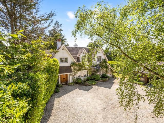 House for sale in Perryfields, West Sussex