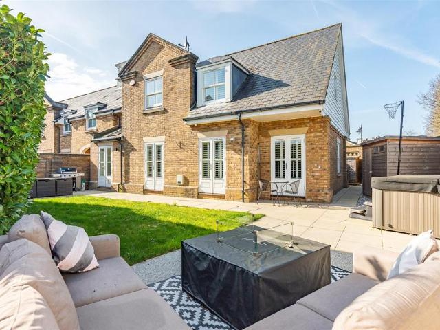 House for sale in Goffs Oak, Broxbourne