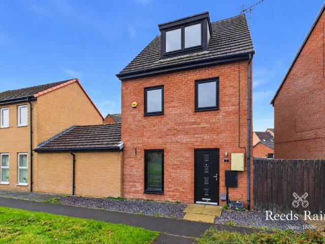 House for sale in Laughton Common, Rotherham