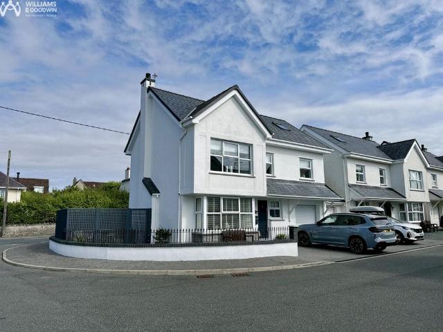 House for sale in Trearddur, Wales