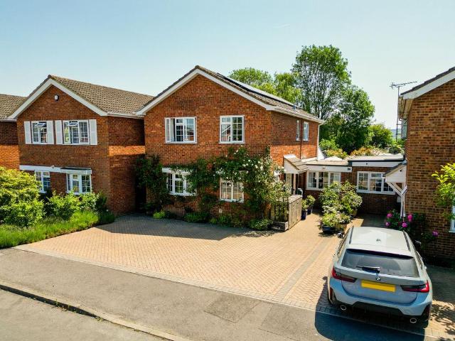 House for sale in Stoke Mandeville, Buckinghamshire
