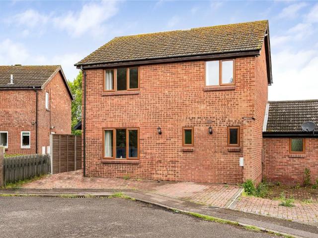 House for sale in Newton Longville, Buckinghamshire