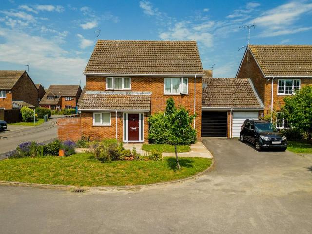 House for sale in Stoke Mandeville, Buckinghamshire