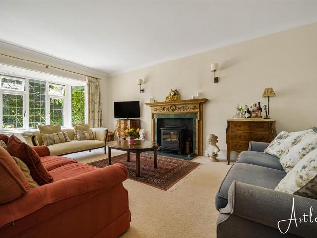 House for sale in Holtsfield, Manselfield