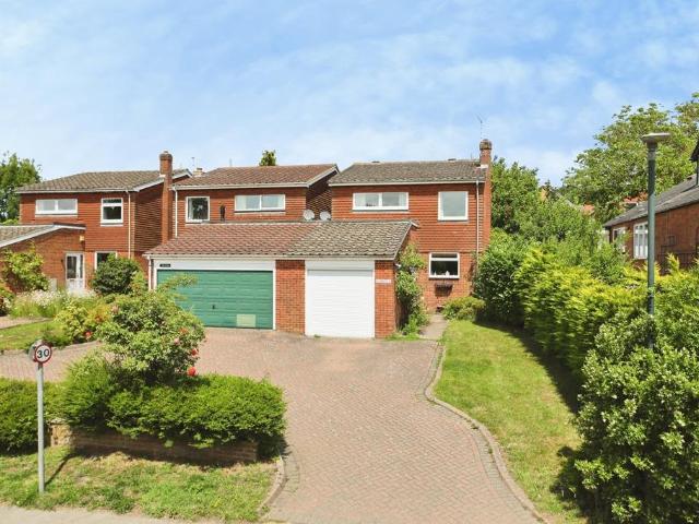 House for sale in Horsmonden, Sandown Park