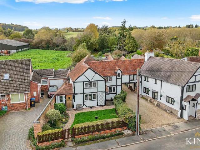 House for sale in Alderminster, Warwickshire