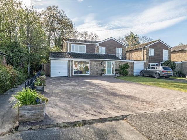 House for sale in Holyport, Maidenhead