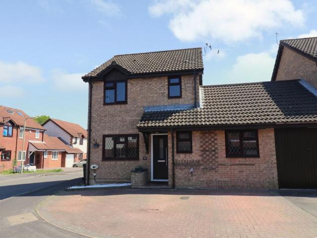 House for sale in Hedge End, Helford