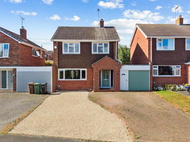 House for sale in Drakes Broughton and Wadborough, Crookhill