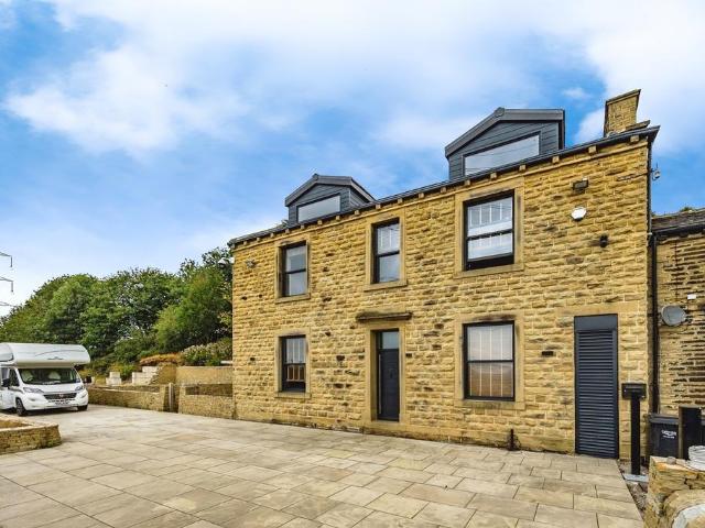 House for sale in Halifax, West Yorkshire