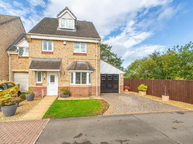 House for sale in Drighlington, Adwalton