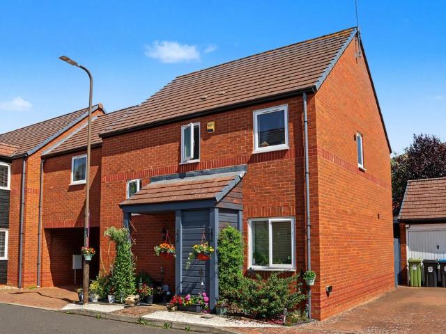 House for sale in Wolverton and Greenleys, Old Wolverton