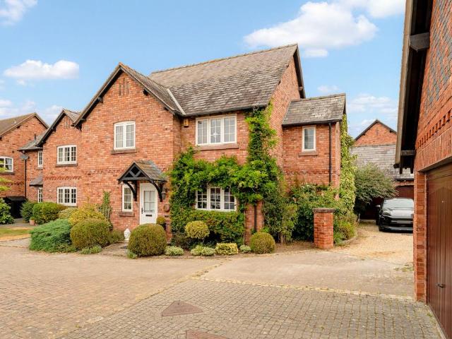 House for sale in Pulford, Cheshire