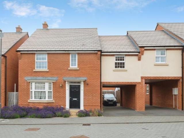 House for sale in Buckingham, Buckinghamshire