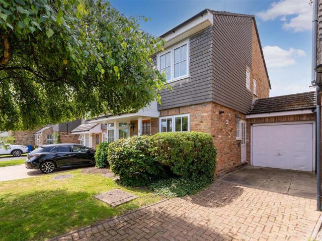 House for sale in Highway, Maidenhead