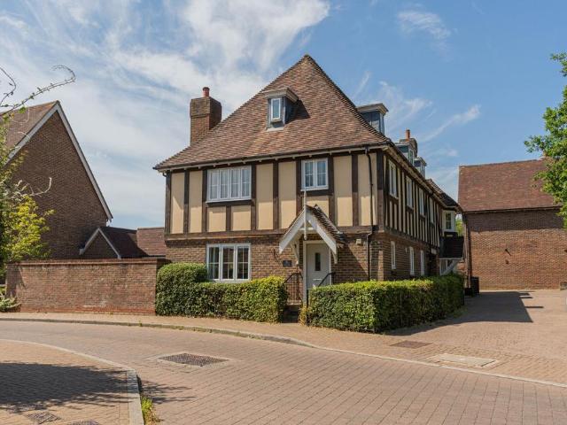 House for sale in Bolnore Village, Perryfields