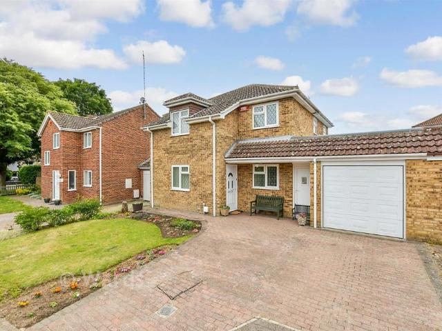 House for sale in Dumpton, Acol