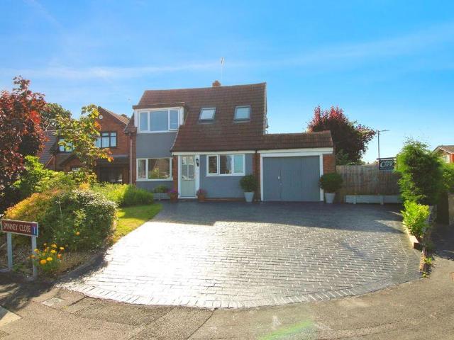 House for sale in Pelsall, West Midlands