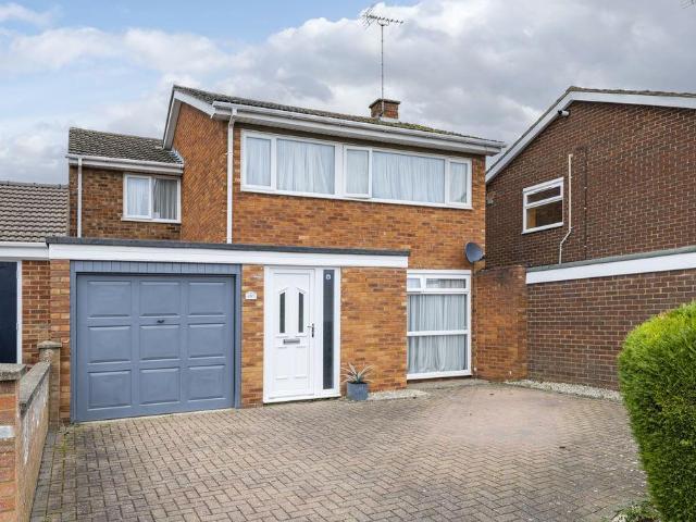 House for sale in Lakes Estate, Milton Keynes
