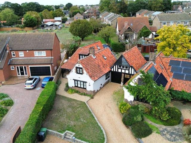House for sale in Bradwell, Great Yarmouth