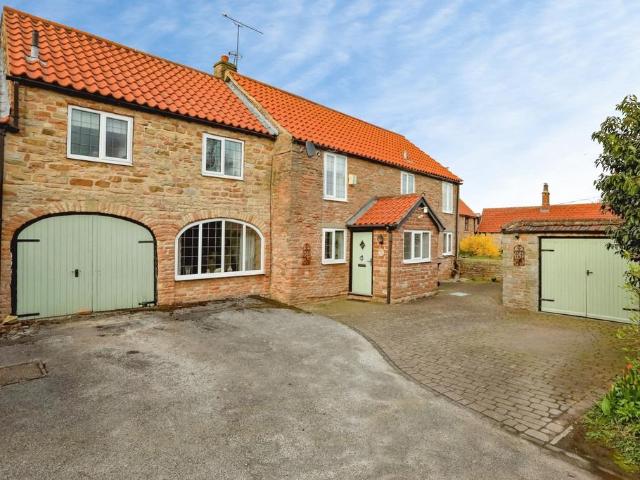 House for sale in Dinnington, South Yorkshire